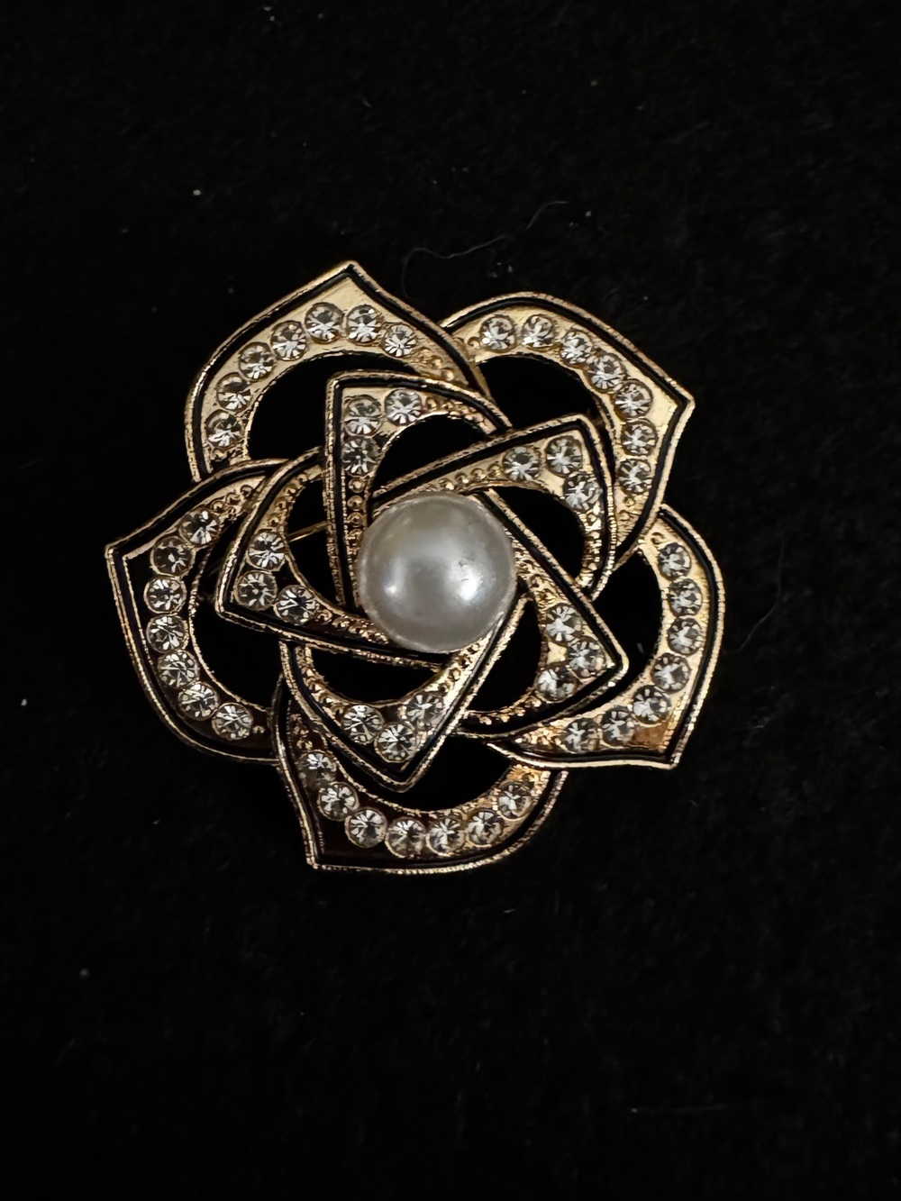 Gold-Tone Pearl & Crystal Flower Brooch - Elegant Women Jewelry